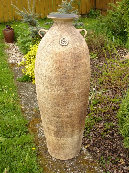 Váza vysoká s keltským znakem